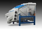 The Mogensen G-Sizer is driven by a single vibrator which gives it the typical elliptical motion pattern.